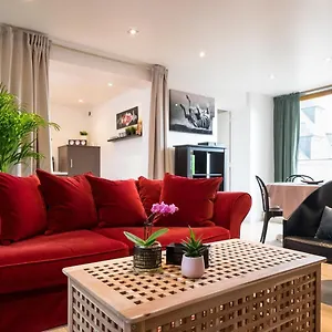  Appartement 2 Bedroom In The Heart Of The Old Town France